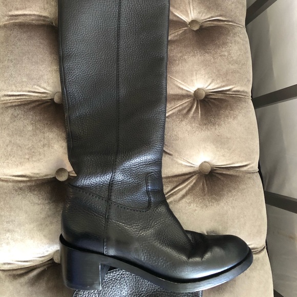 Gucci boots. Size 8…Serious buyers only! - Picture 2 of 11